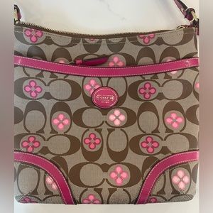 Beautiful Coach Messenger bag